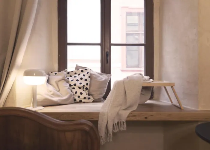 Charming / Old Town Center